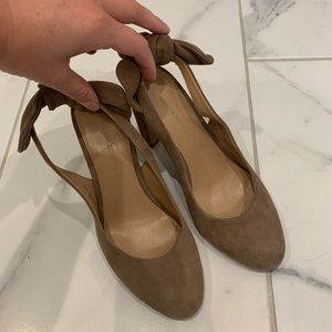 Banana Republic Heel